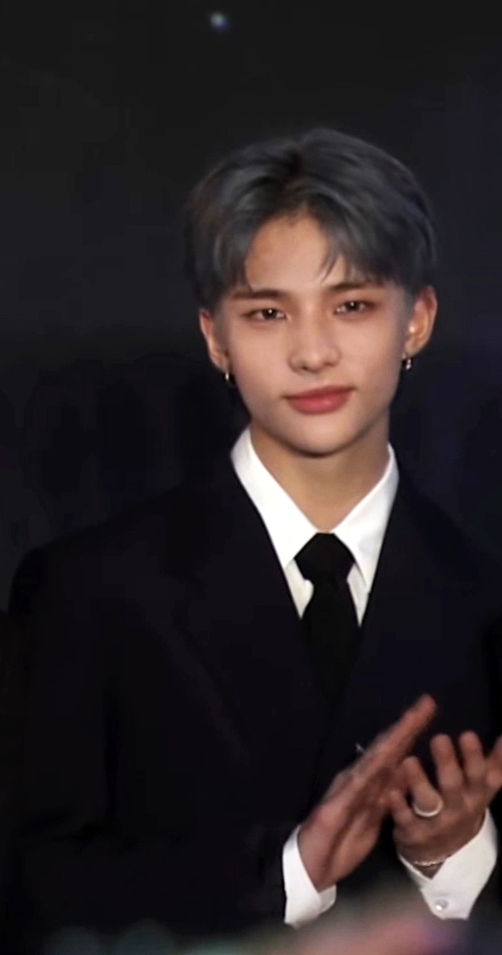 Hyun-Jin Hwang