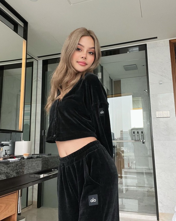 Lily Maymac