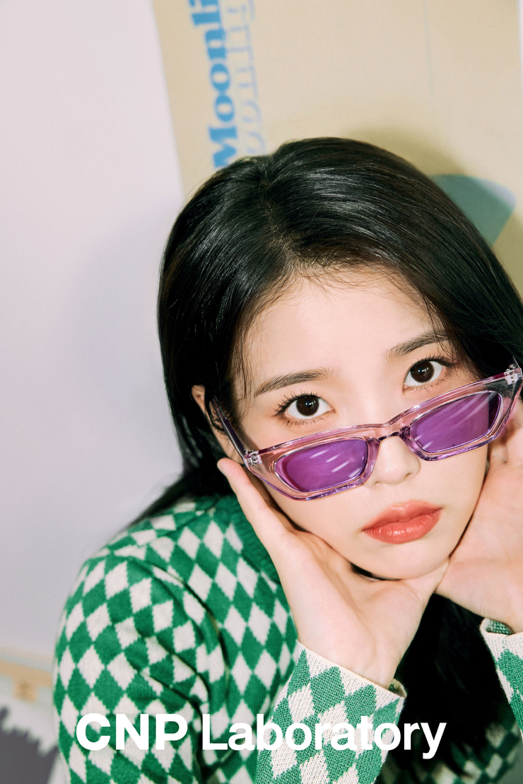 IU