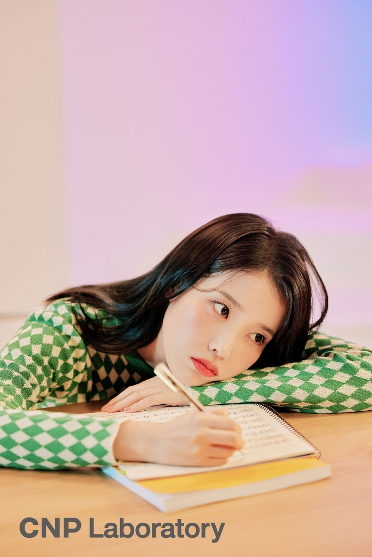 IU