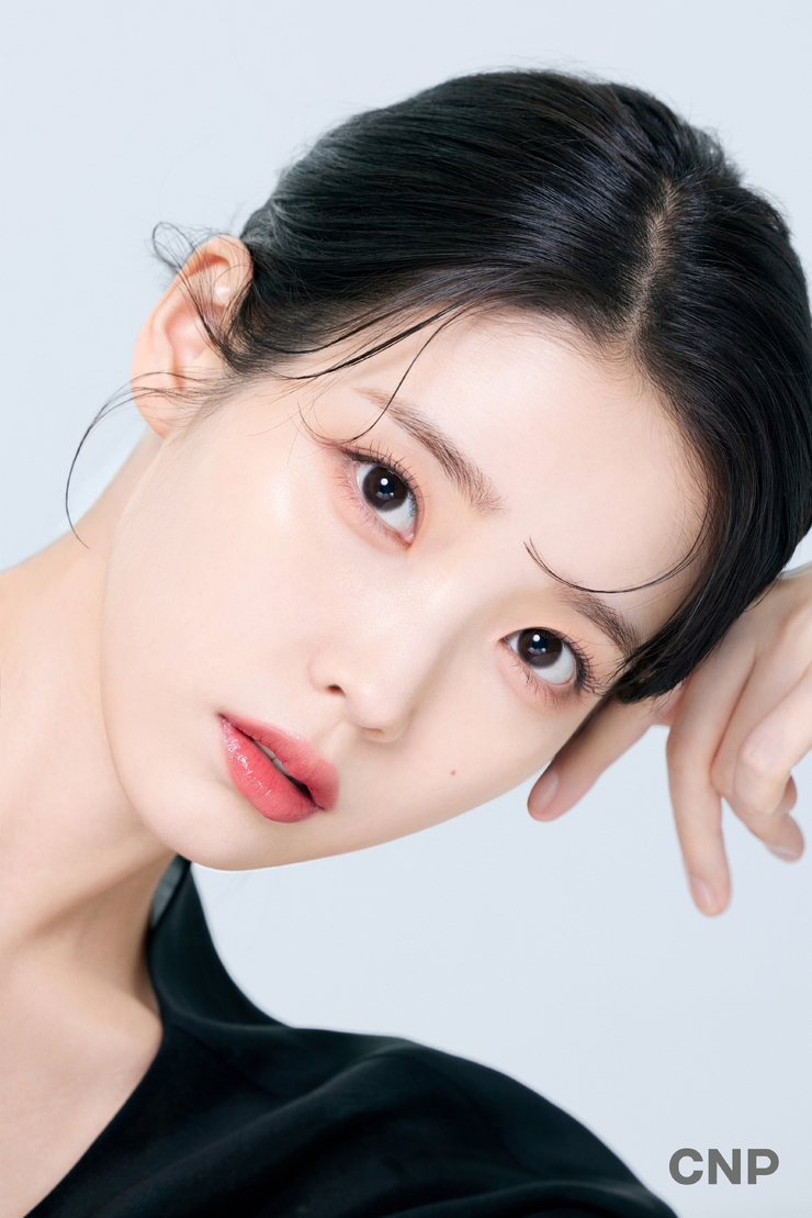 IU