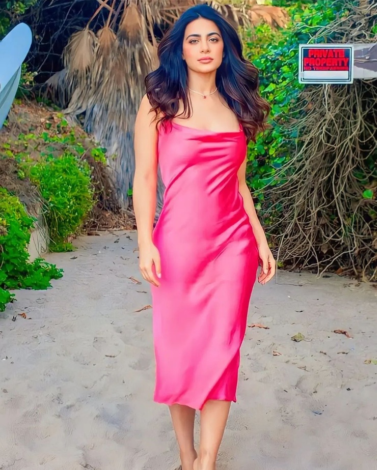 Emeraude Toubia