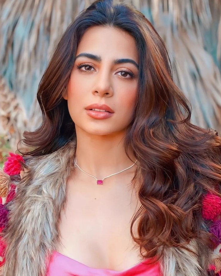 Emeraude Toubia Emeraude Toubia