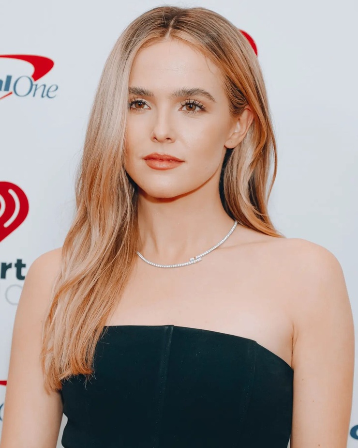 Zoey Deutch Zoey Deutch
