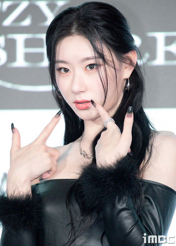 Lee Chaeryeong Lee Chaeryeong