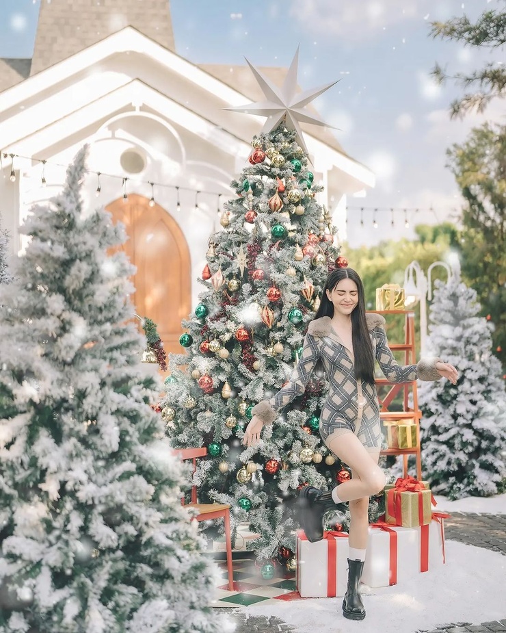 Davika Hoorne