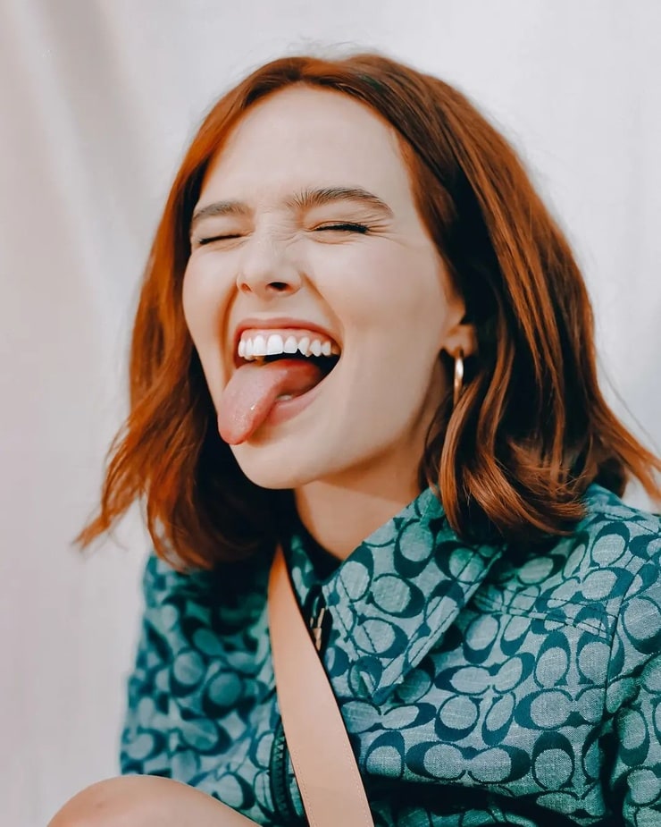 Picture Of Zoey Deutch 4702