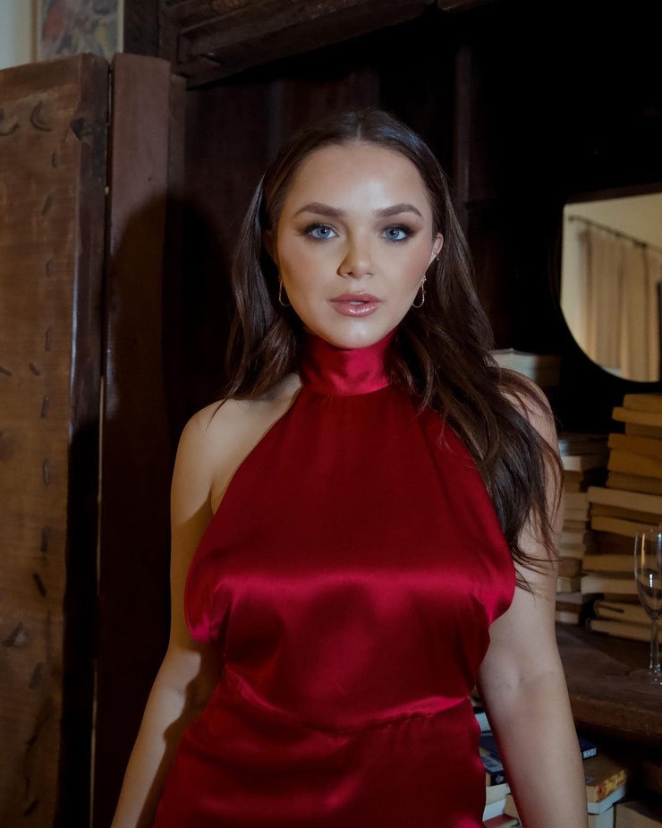 Oana Gregory picture