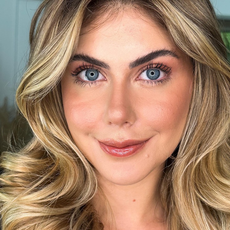 Leticia Comine