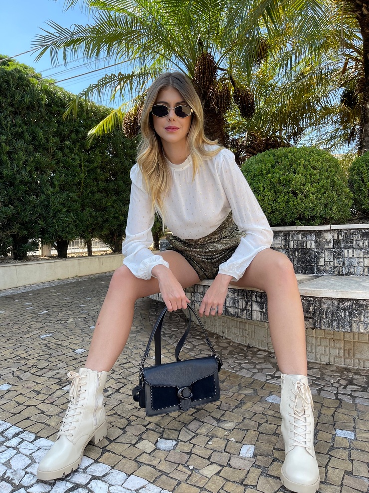 Leticia Comine