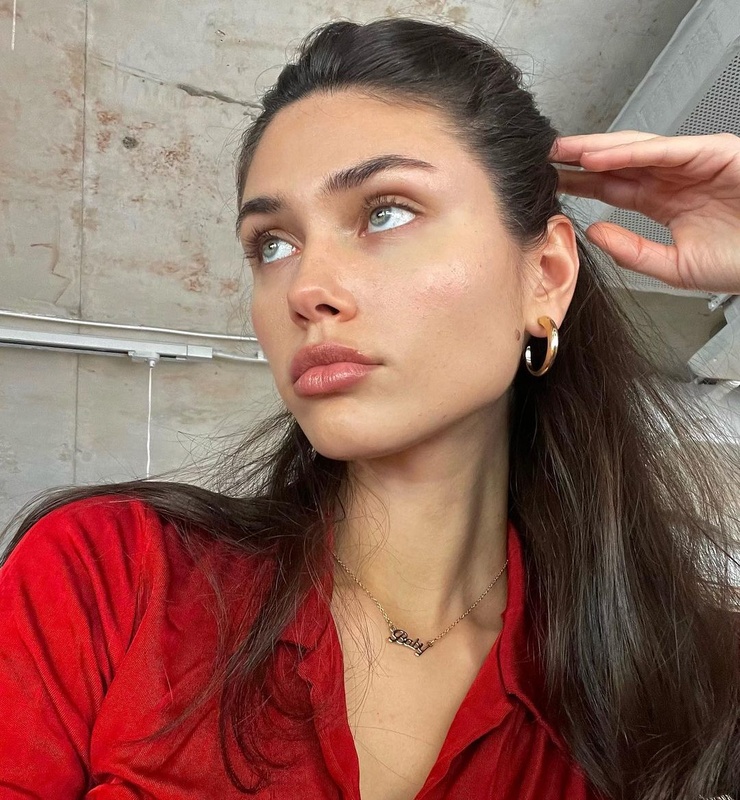 Vika Bronova Vika Bronova