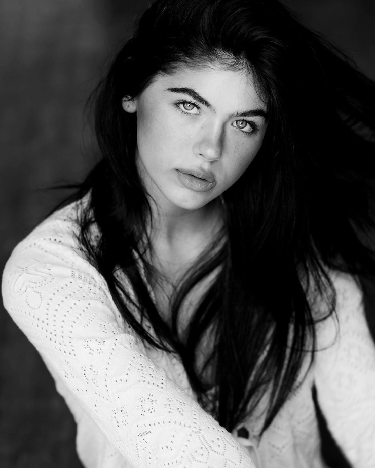Zoe Sellers Zoe Sellers