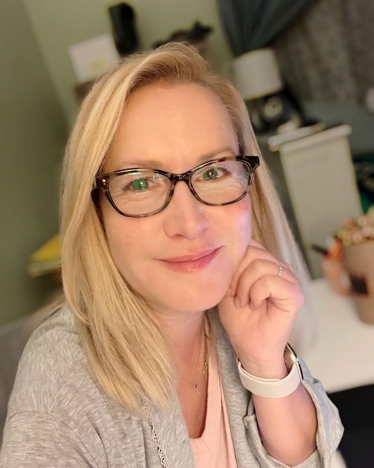 Angela Kinsey