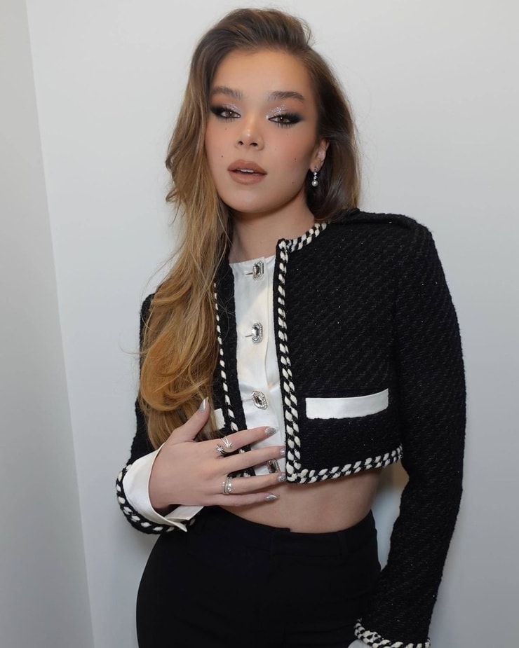 Hailee Steinfeld picture