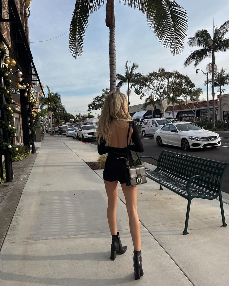 Picture of Lindsay Brewer