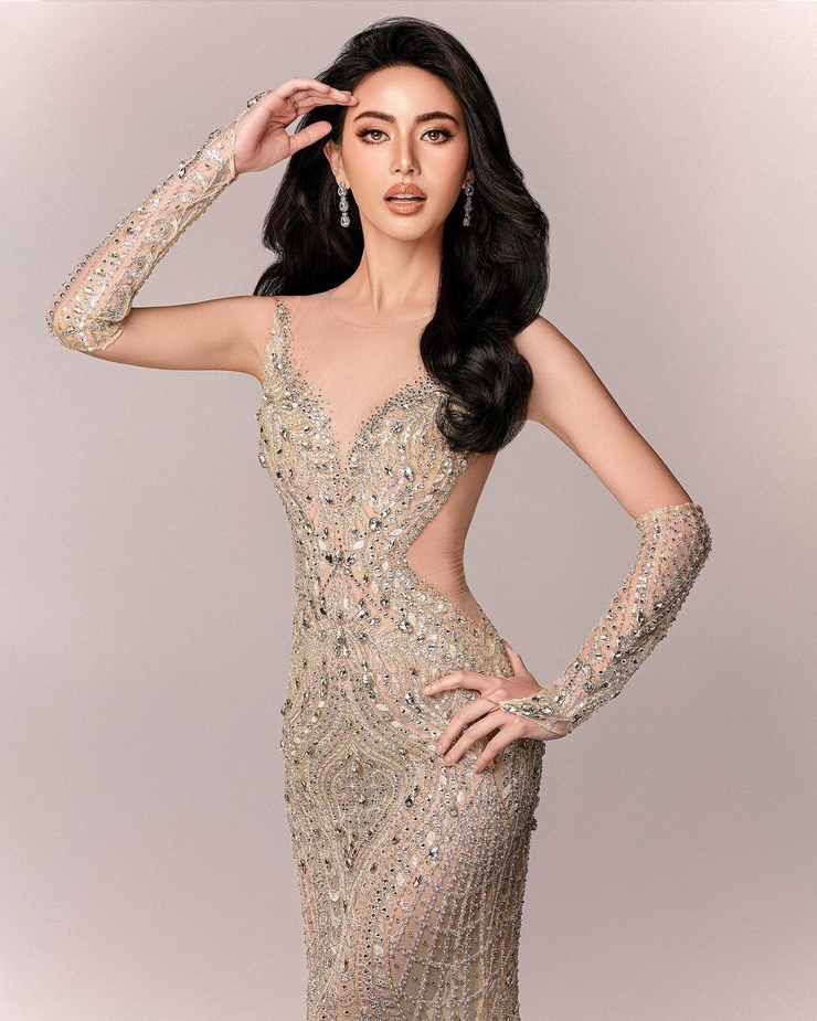 Davika Hoorne Davika Hoorne