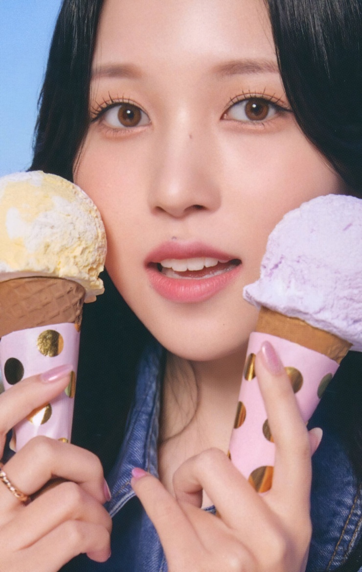 Myoui Mina
