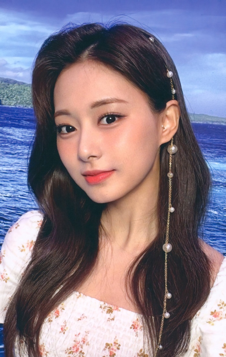 Chou Tzu-yu (Tzuyu)
