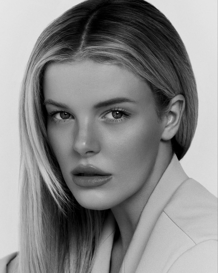 McKenzie Hewson McKenzie Hewson