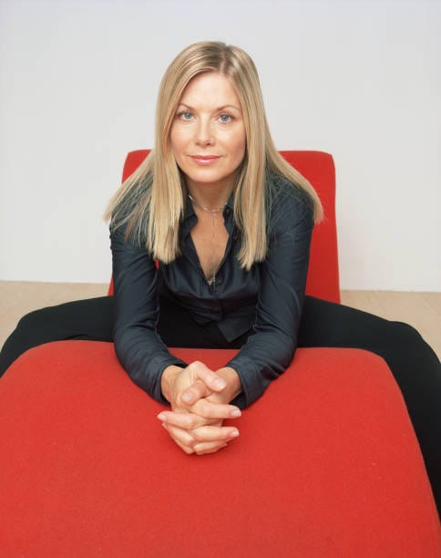 Glynis Barber