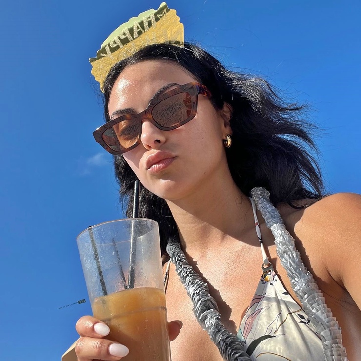 Camila Mendes