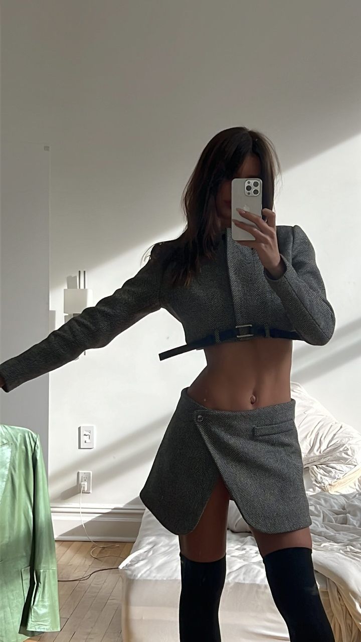 Emily Ratajkowski