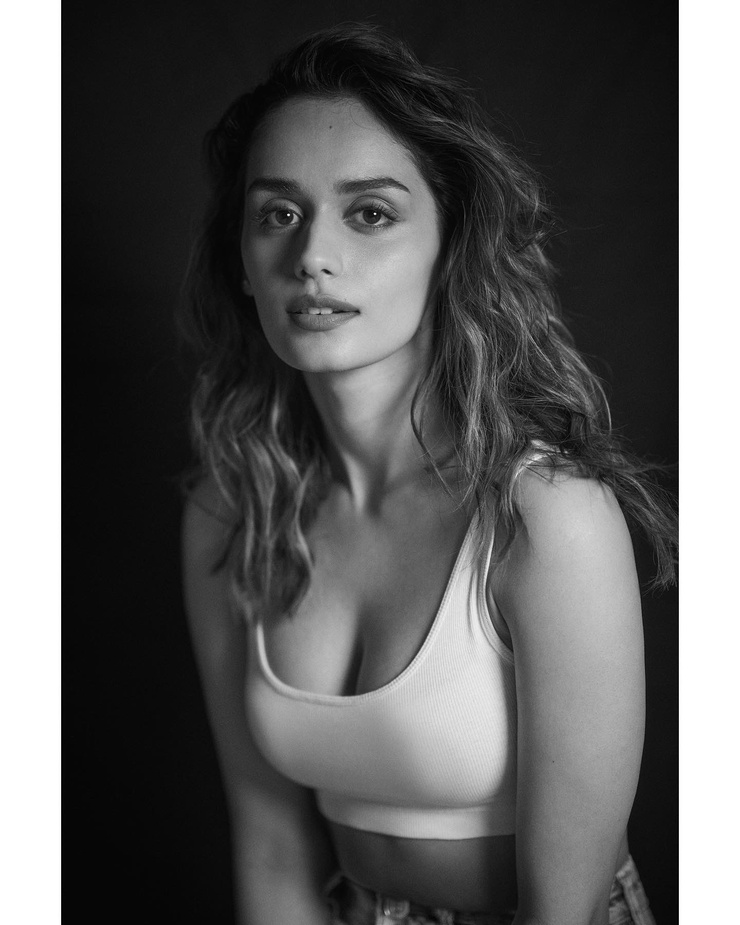 Manushi Chhillar