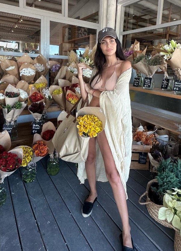 Zaira Nara