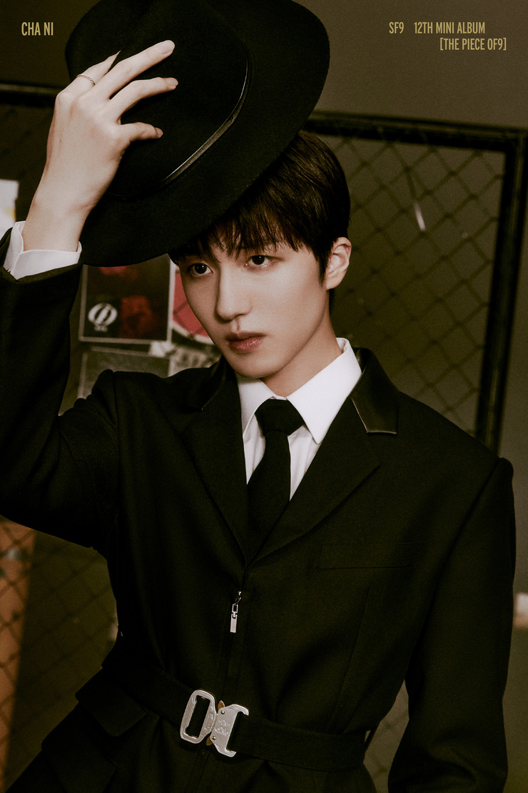 SF9