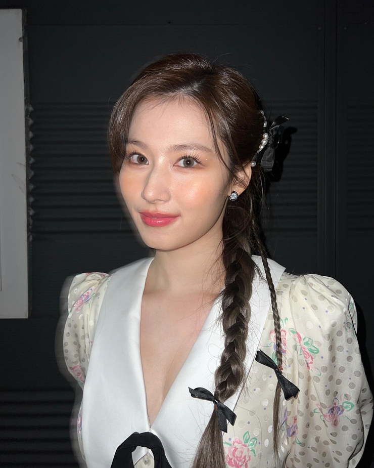 Minatozaki Sana Minatozaki Sana