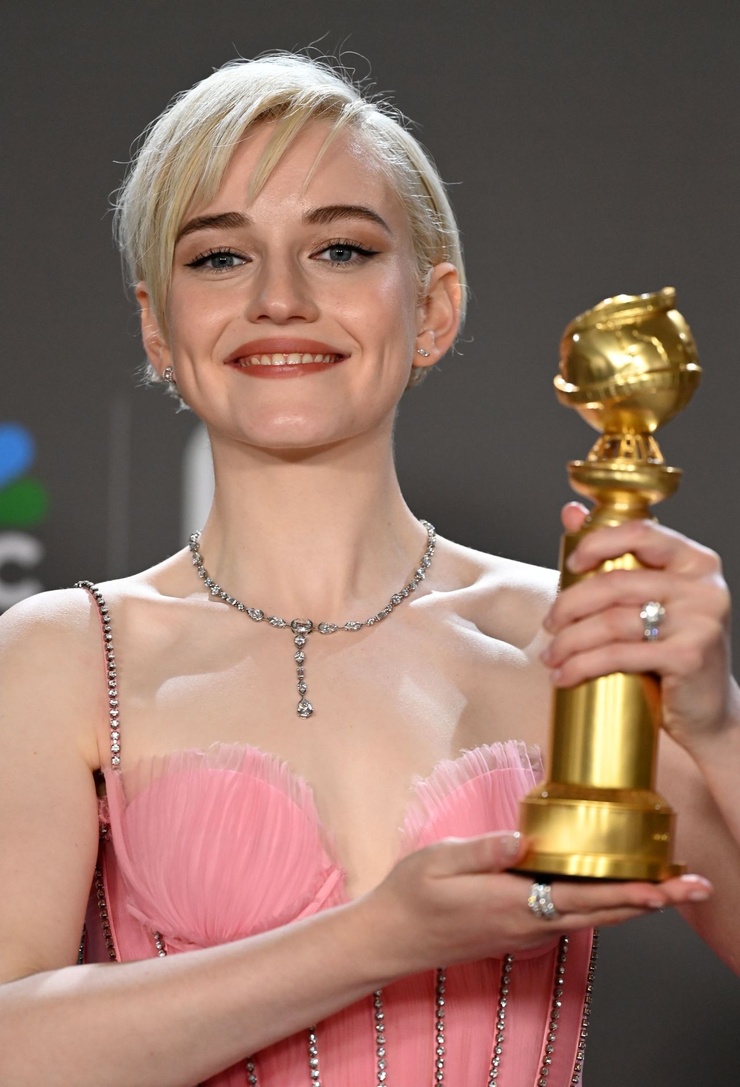 Julia Garner