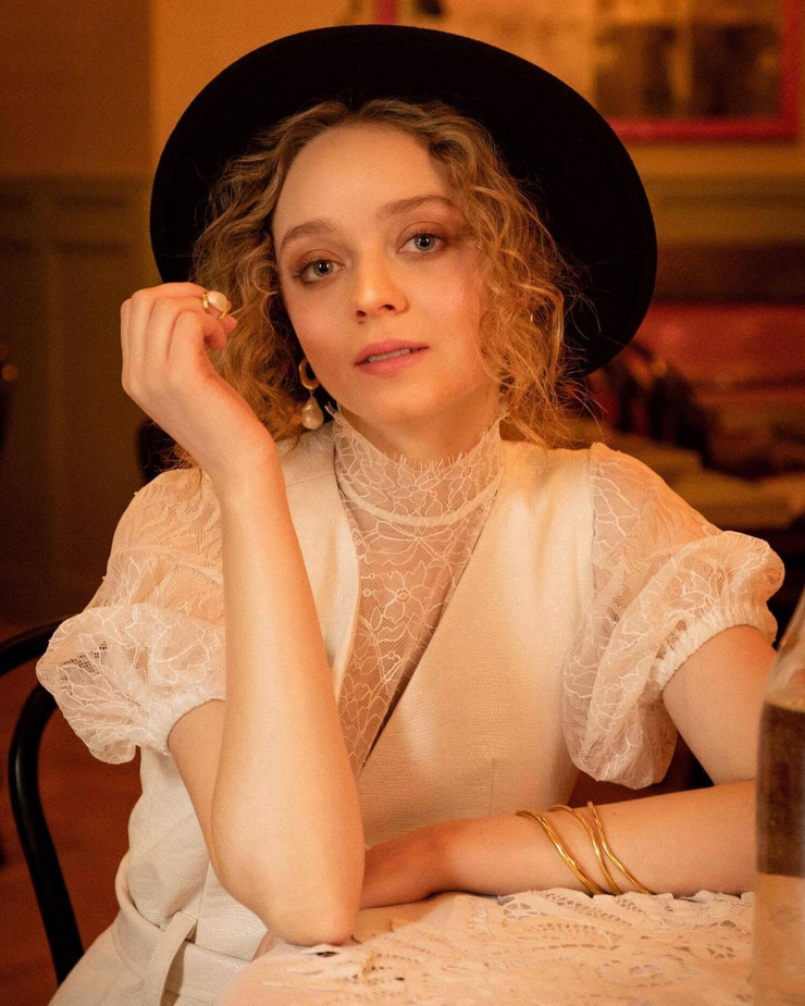 Madeleine Arthur