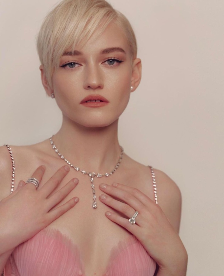 Julia Garner