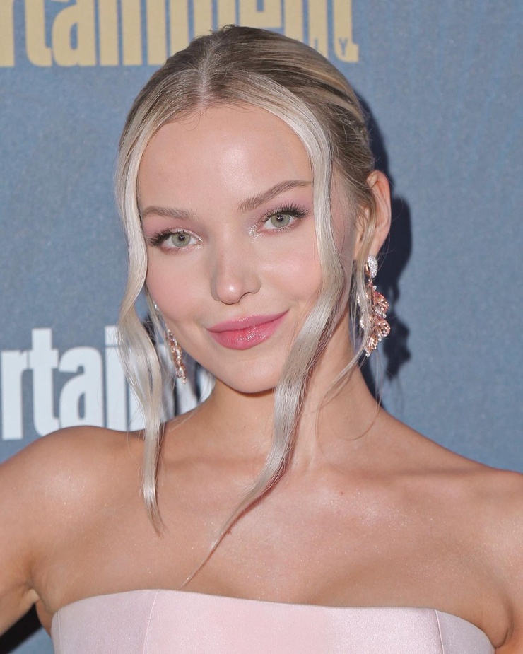 Dove Cameron image