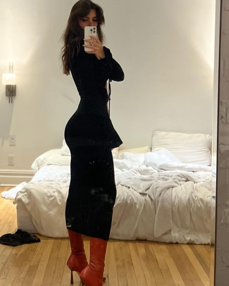 Emily Ratajkowski