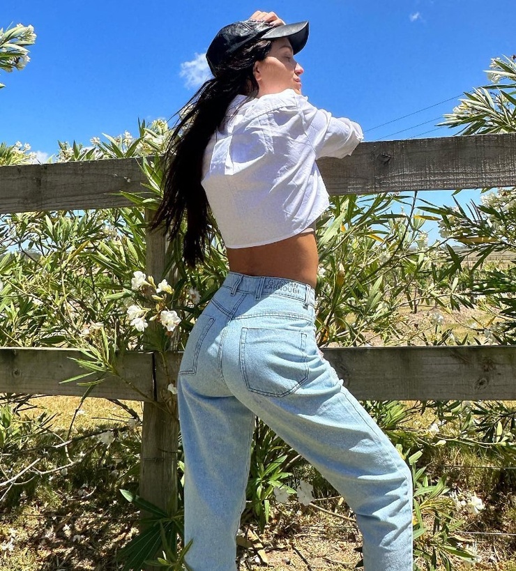 Zaira Nara