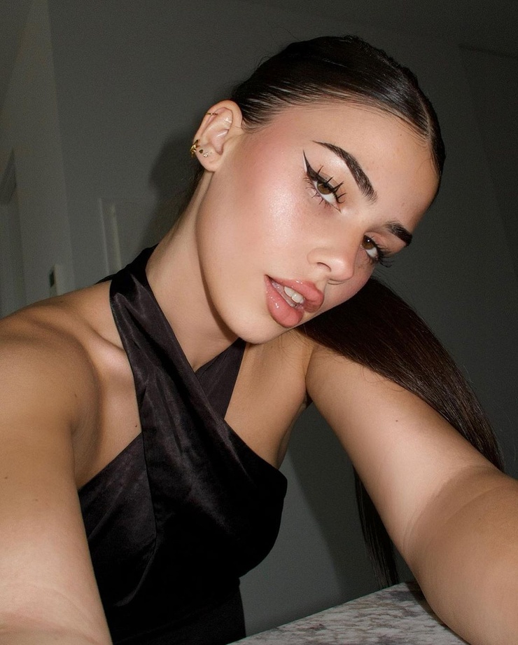 Picture of Leah Halton