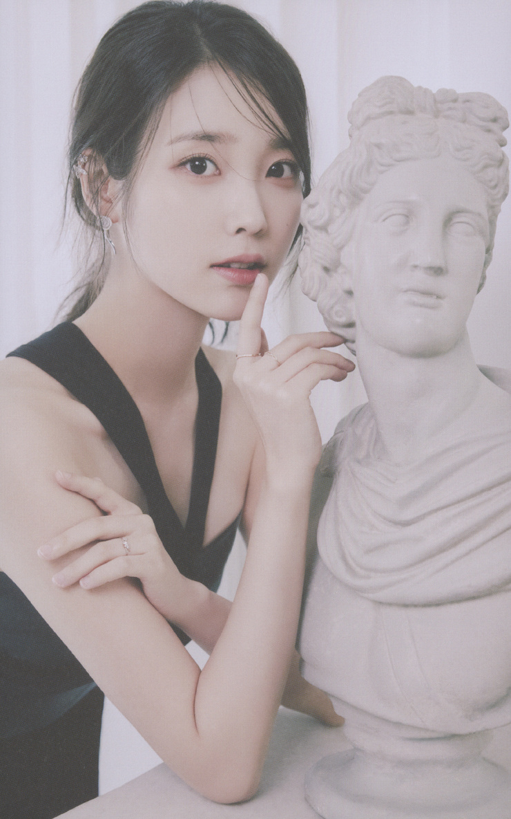 IU