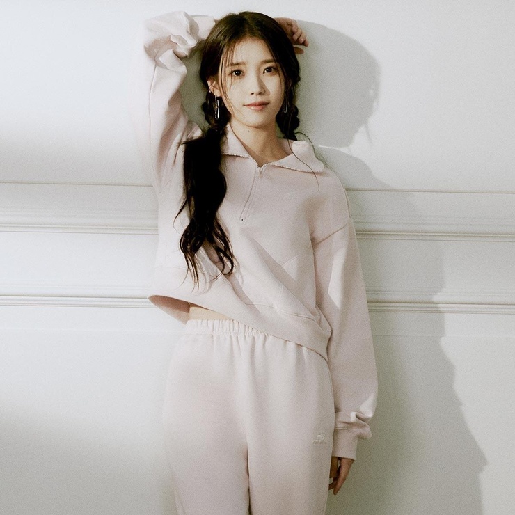 IU