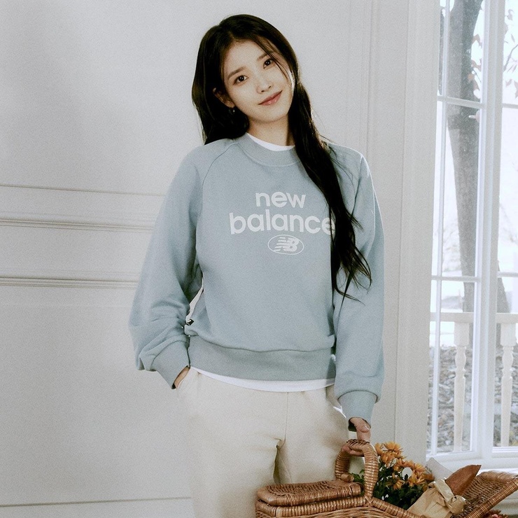 IU
