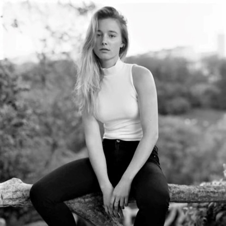 Justine Thibaudat Justine Thibaudat