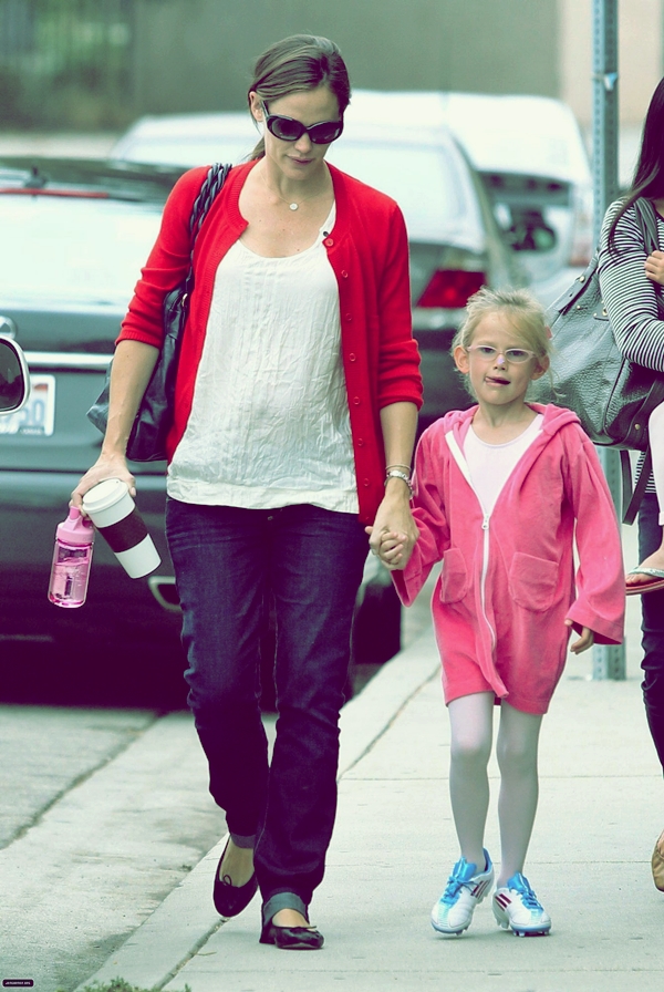 Violet Affleck