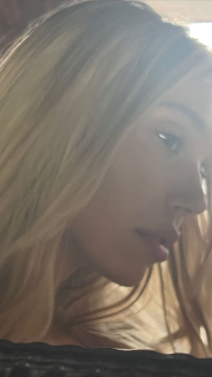 Alexis Ren