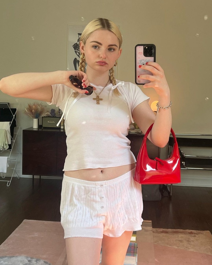 Morgan Lily