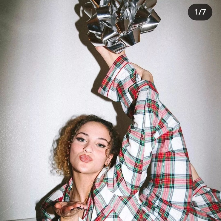 Sofie Dossi