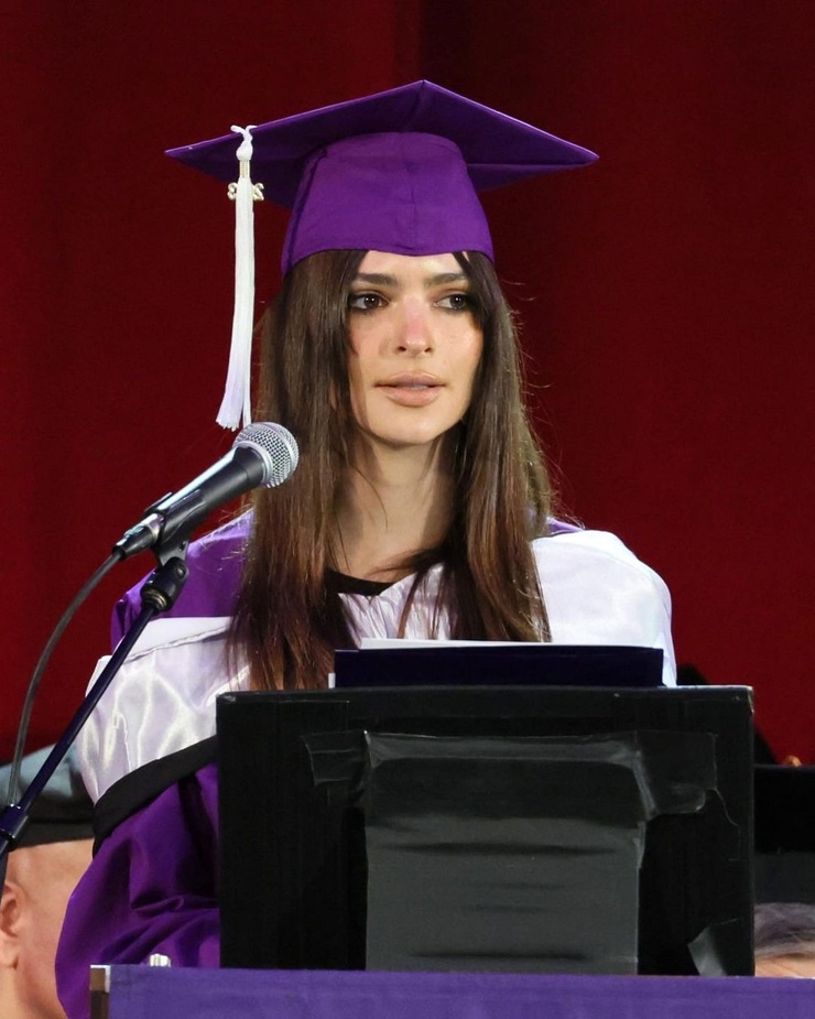Emily Ratajkowski