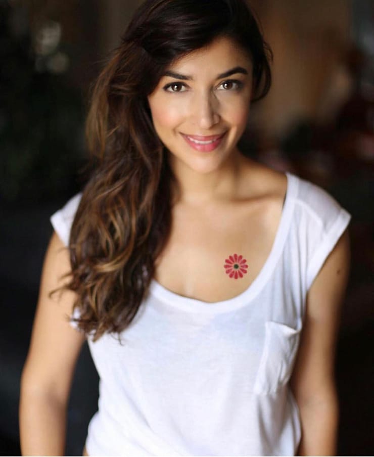 Hannah Simone