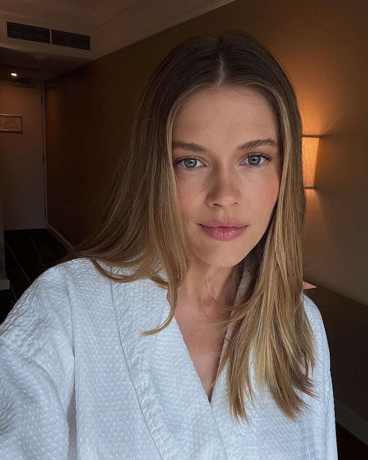Victoria Lee Victoria Lee