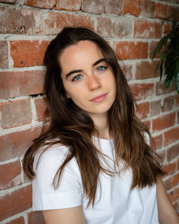 Sarah Desjardins Sarah Desjardins
