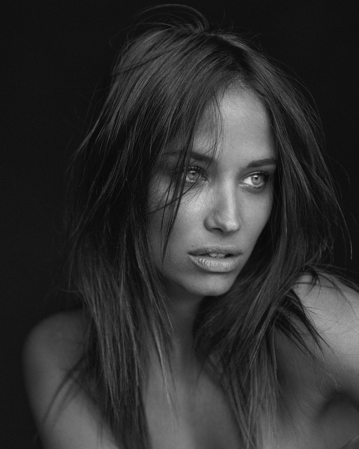 Picture of Agathe Teyssier (model)